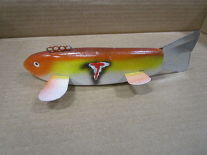 lot 73 image: Fish Decoy