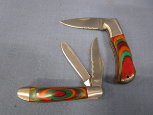 lot 115 image: Wood Handled Knives