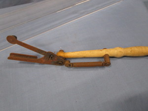 lot 134 image: Clay Pigeon Thrower