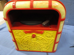 lot 155 image: Bing Crosby Jr Juke Box