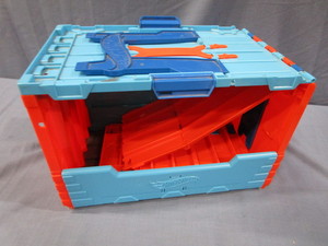 lot 171 image: Hot Wheels Storage Box