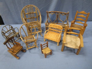 lot 187 image: Doll Furniture
