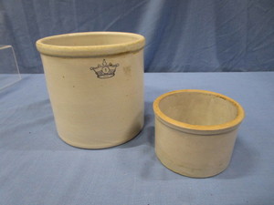 lot 194 image: Crocks