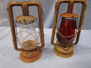 lot 195 image: Dietz Lanterns, Broken Red Shade