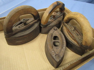 lot 198 image: Sad Irons