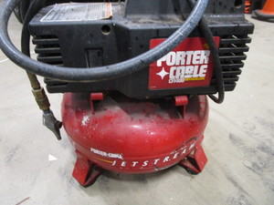 lot 217 image: Porter Cable Jet Stream Air Compressor