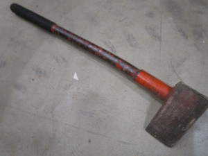 lot 219 image: Heavy Splitting Maul