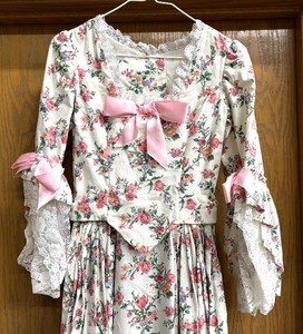 lot 155 image: Vintage Handmade Floral Dress