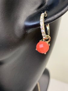 lot 134 image: Faux Coral and Gold-Tone Earring and Necklace Set