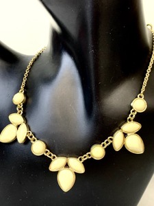 lot 74 image: Lauren Conrad Yellow Floral Necklace