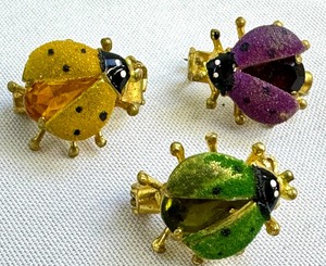 lot 122A image: Five Miniature Vintage Lady Bug Pins  Brooches