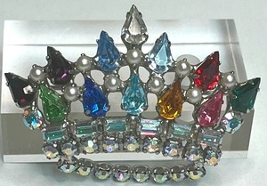 lot 232 image: B. David Crown Brooch