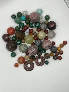 lot 246 image: Gorgeous Gemstone Beads