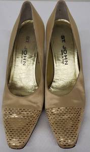 lot 173 image: Vintage St John Nicole Womens Gold San Sequin Tip Pumps - Size 8