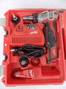lot 52 image: Milwaukee M12 - cordless Propex Expansion Tool Kit