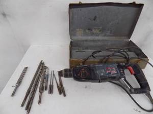 lot 61 image: Bosch Bulk Dog Xtreme Hammer Drill and Bits
