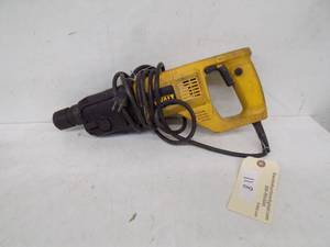 lot 118 image: Dewalt Rotary Hammer DW567 runs