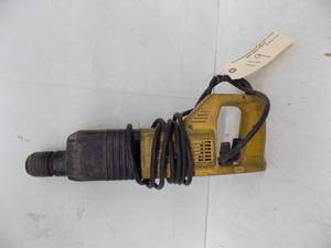 lot 119 image: Dewalt Rotary Hammer DW567 runs