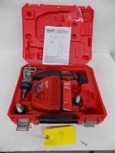 lot 9 image: Milwaukee M12 Cordless Propex ExPansion Tool
