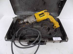 lot 22 image: Dewalt 12 Hammer Drill
