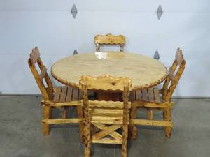 lot 3 image: Handcrafted 48 Table with 4 Chairs