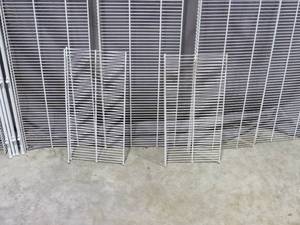 lot 18A image: Mixed Lot of Wire Shelves
