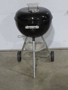 lot 23 image: 18 Weber Grill