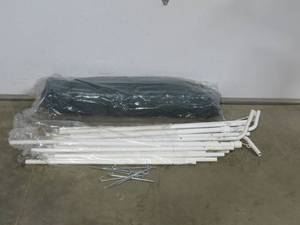 lot 40 image: Avid Outdoor 12 x 12 Screen House