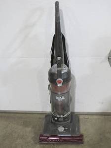 lot 46 image: Hoover Max Performance Pet Upright Vacuum