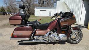 lot 5 image: 1986 Suzuki