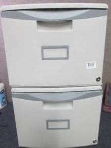 lot 32 image: Storex 2 Drawer Plastic Filing Cabi...