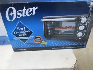 lot 39 image: Oster 5in1 Convection Oven open box...