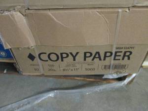 lot 46 image: Case of 5000 Copy Paper 20 lb 8.5x1...