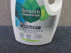 lot 74 image: 6- 65 oz Seventh Generation Power D...