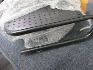 lot 84 image: Mind Reader Monitor Stand...