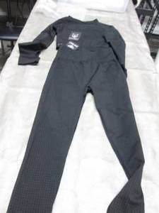 lot 253 image: Medium Black Gym Wolf Yoga Set NWT...