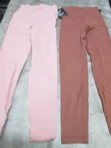 lot 284 image: 2 pr Medium Gym Wolf Leggings NWT...