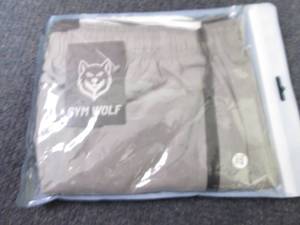 lot 295 image: Mens Gym Wolf 2XL Zipper Shorts NWT...
