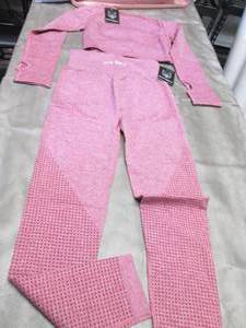 lot 303 image: Large Gym Wolf Yoga Set NWT...
