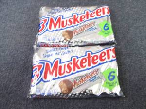 lot 341 image: 2- 6 ct pk Full Size 3 Musketeer Ba...
