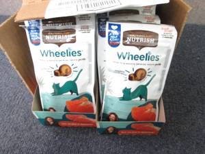 lot 346 image: 12- 2.2 oz Nutrish Wheelies Cat Tre...