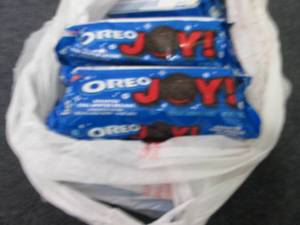 lot 395 image: 12- 3.1 oz Oreo Joy Cookies...