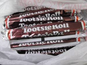 lot 404 image: 12- 2.5 oz Tootsie Rolls...
