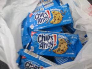 lot 431 image: 12- 1.55 oz Chips Ahoy...