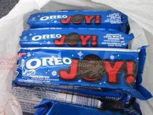 lot 432 image: 12- 3.1 oz Oreo Joy Cookies...