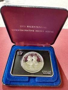 lot 54 image: 1973 Bicentennial Sterling Silver Commemorative Medal