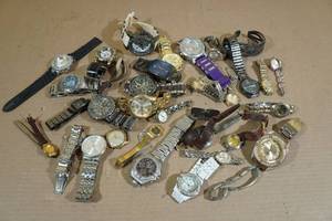 lot 202 image: Large Assortment of Watches