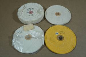 lot 204 image: 4 6 Buff Pads