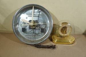 lot 210 image: 2 Clocks