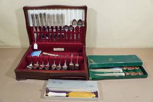 lot 211 image: Assorted Silverware